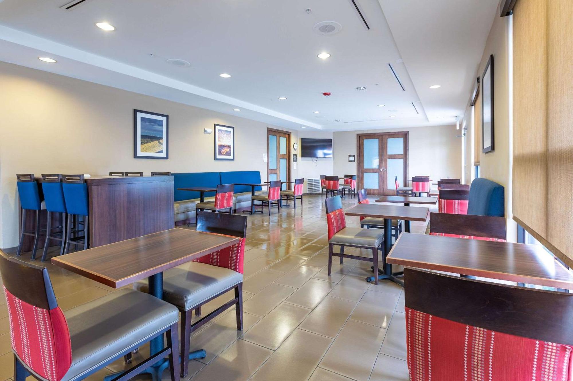 Hotel Comfort Denver Near Anschutz Medical Campus 3*
